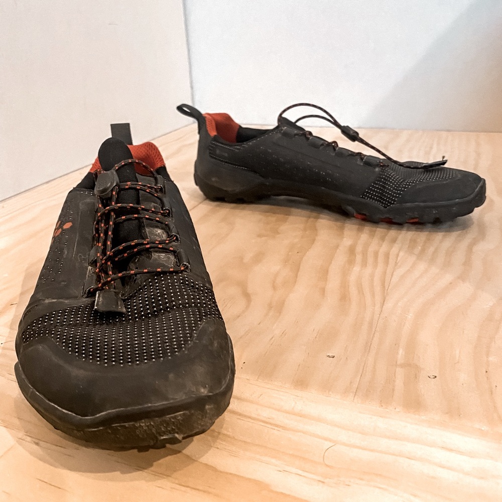 Vivo Barefoot, Black & Red Trail Running, Size 9
